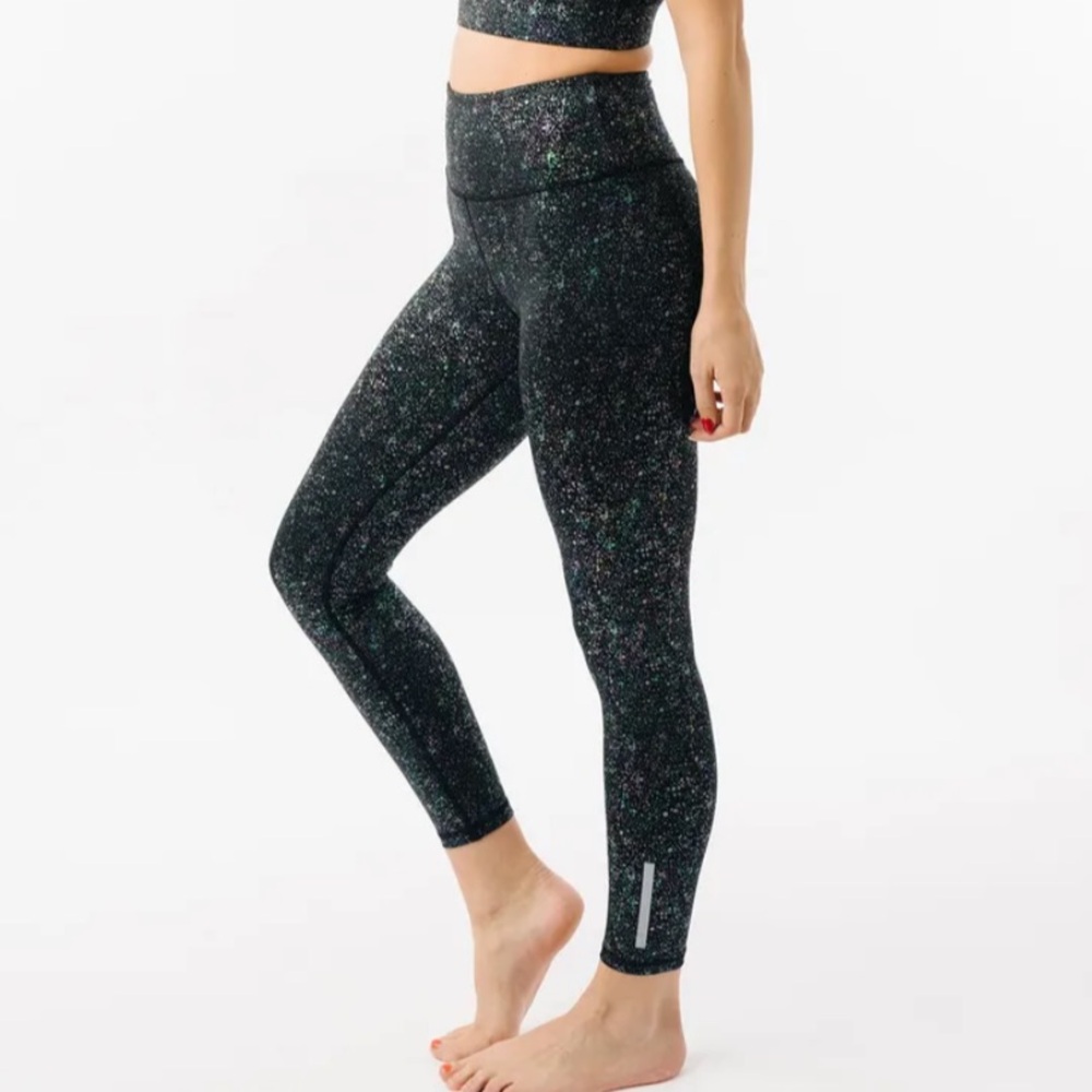 Zyia reflective light n tight leggings 24”